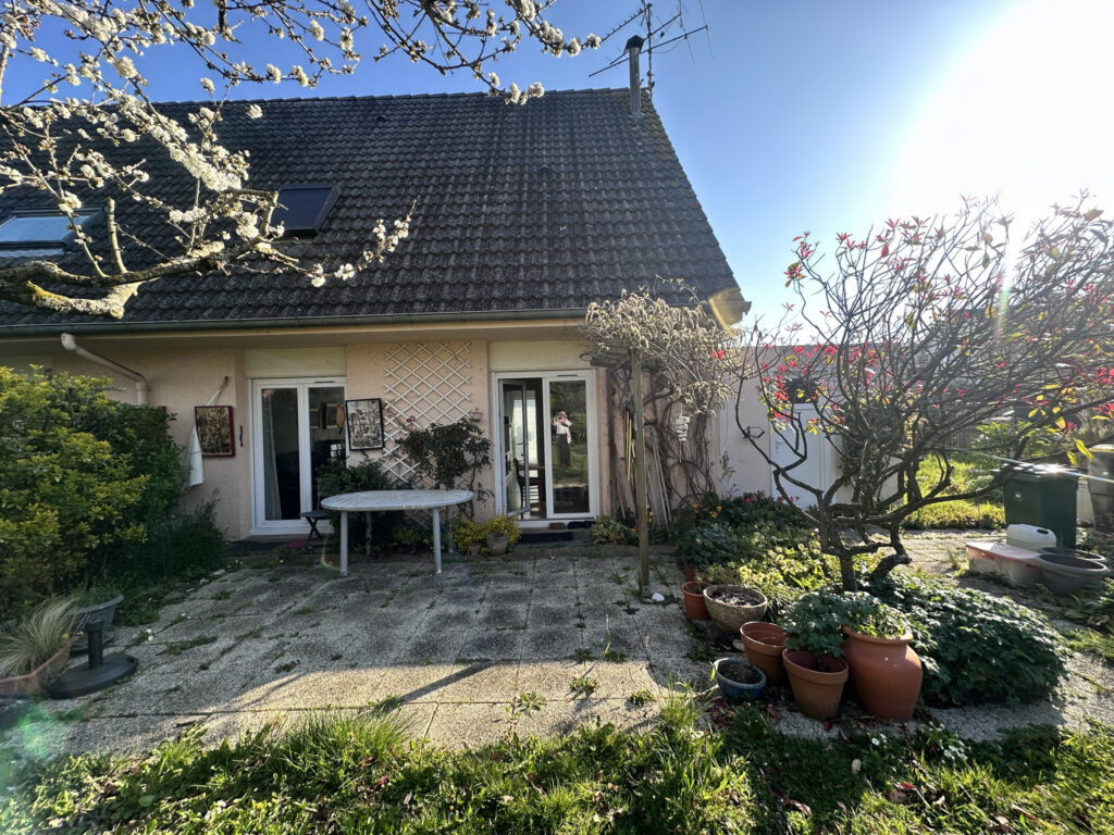 MAISON SEMI MITOYENNE 99 m2